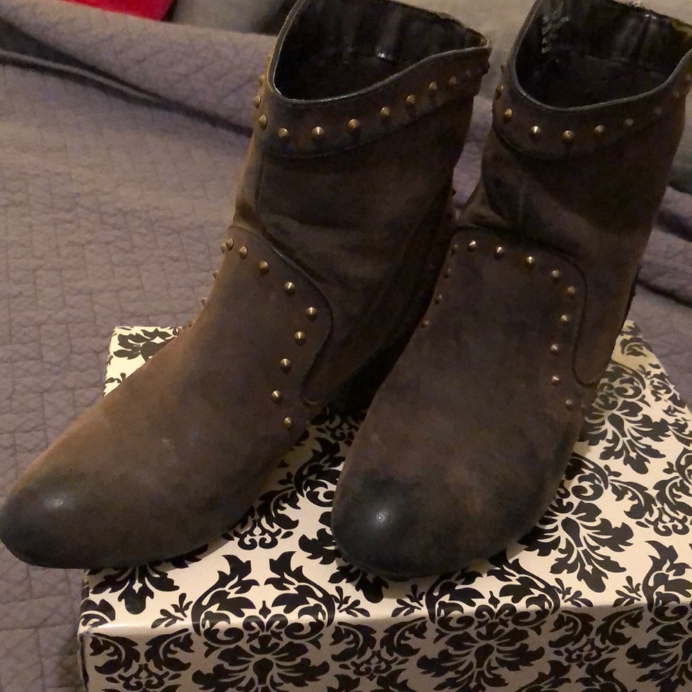 Brown Rustic studded bootie by Nicole sz 7